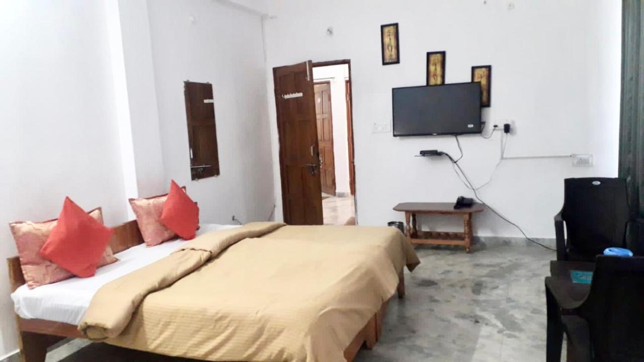 Peacock Hill Homestay Бхопал Экстерьер фото
