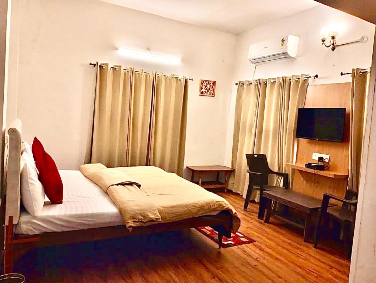 Peacock Hill Homestay Бхопал Экстерьер фото